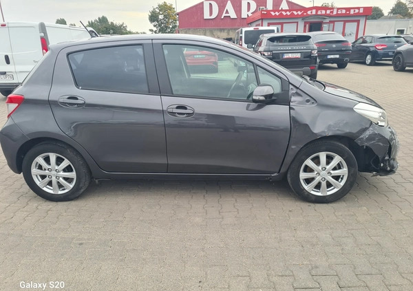 Toyota Yaris cena 11500 przebieg: 47000, rok produkcji 2013 z Pleszew małe 121